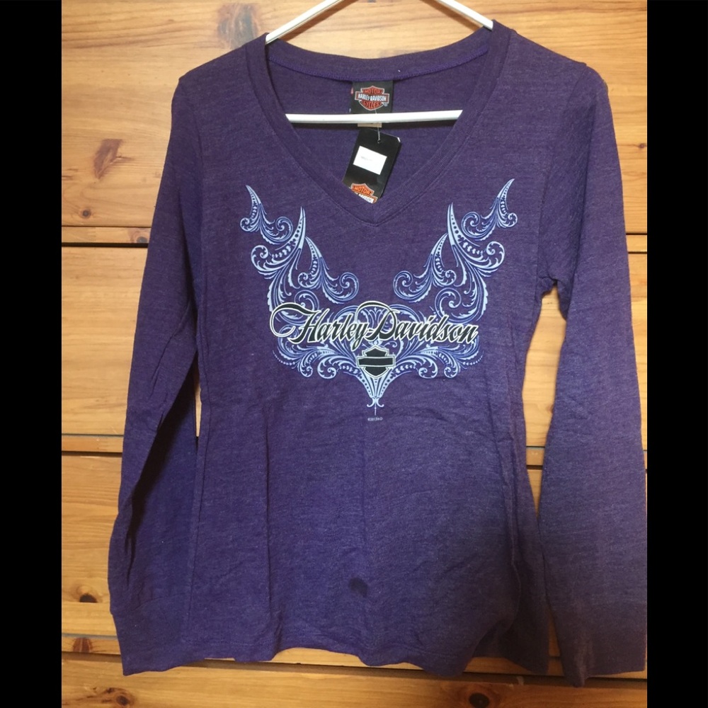 ➡️2/$40⬅️ NWT! Ladies long sleeve H-D top